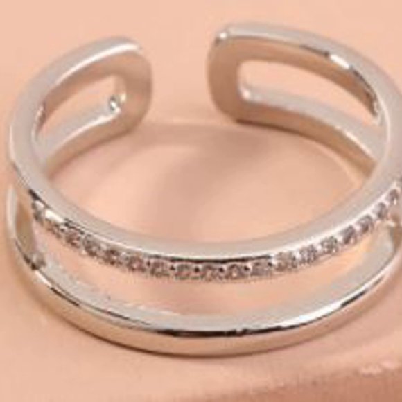 Jewelry - Silver Adjustable Ring